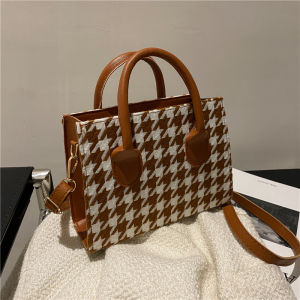 กระเป๋าสี่เหลี่ยมขนาดเล็ก Merria ดีไซน์ลายทางเส้น ลายหมากรุก รายละเอียด ปิดซิปเปอร์ กระเป๋าสะพายหลังและกระเป๋าสะพายข้างสําหรับผู้หญิง ฉากการพักผ่อน