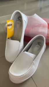 CSB YF92-678 รุ่นเพื่อนรองเท้าพยาบาล สีขาวด้านล่างนุ่ม พื้นกันลื่น