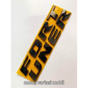 Logo Emblem Fortuner warna black chrome cakeupp