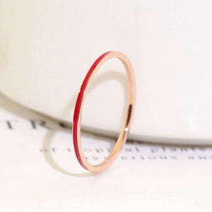 สไตล์ญี่ปุ่นหรูหรา Minimalist แหวนเซรามิคสําหรับผู้หญิงไทเทเนียมเหล็ก 18K Gold Plated บาง ทันสมัย อินเทรนด์ ดีไซน์