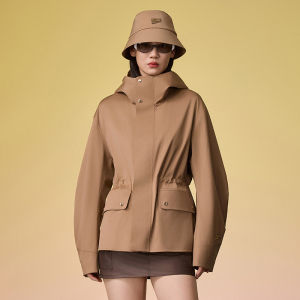 Guvet | Outdoor Waist-accentuating Soft Shell Jacket for Women