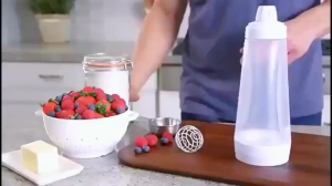 1L Hand Batter Mixing Bottle Pancake Dispenser with BlenderBall Wire Whisk Pancake Mixer Bottle for Waffle Pancake Cupcake Muffin Crepes