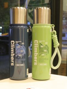 Mens High Aesthetic Value Stainless Steel Insulated Water Bottle with Cup Lid to Drink Student New 2024 Version Beverage Utensils