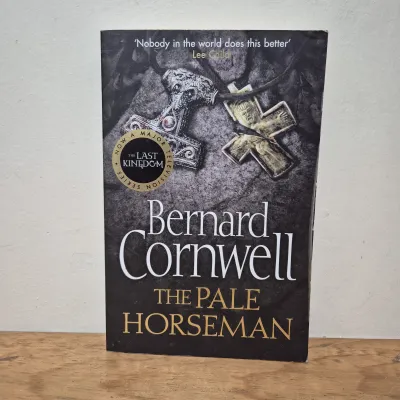 [Preloved] Bernard Cornwell author of The Last Kingdom Series