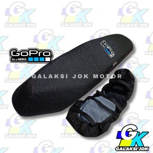 Cover Jok Motor Amplas Kasar Pakai Karet Tinggal Pasang Logo Mika Vario Beat Scoopy Nmax Pcx ADV Lexi