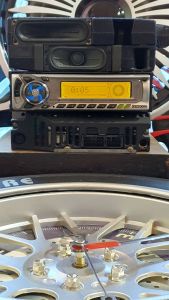 Máy phát nhạc liền Amply KENWOOD KDC-MPV7020. Tính năng Aux.cd.radio.sub bass.