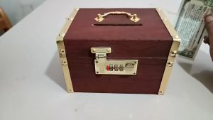 กระปุกออมสินไม้ ใส่รหัสผ่าน สไตล์วินเทจ กล่องออมสินโบราณ ราคาพิเศษ