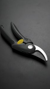 Gunting Taman Ranting Dahan Pohon Kebun Bunga Pruning Shears Scissor Gunting Multifungsi - B0408
