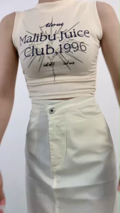 ชุดเซ็ตซัมเมอร์ เสื้อสายเดี่ยวหญิงกับกระโปรงผ่าข้างแฟชั่น