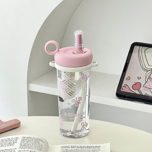 ถ้วยน้ำพลาสติกแบบสะพายข้างสำหรับผู้หญิง ความจุขนาดใหญ่ ความต้านทานความร้อนสูง ถ้วยน้ำพลาสติกเกรดอาหาร ถ้วยน้ำทรงกลมขนาดใหญ่