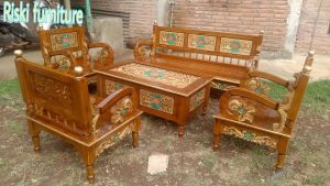 set kursi ruang tamu model Arimbi full ukiran Jepara bahan full kayu jati desain klasik modern