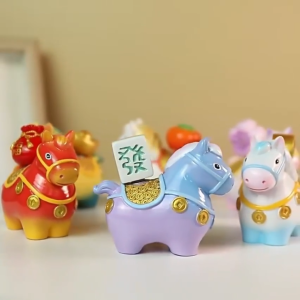 Handcrafted Zodiac Horse Ornaments Kawaii Rotatable Resin Cartoon Horse Statue Figurine Ornament Year of The Horse Zodiac Horse Figurines Home Decoration