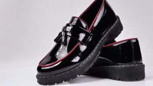 Korean Fashion Penny Loafers for Men British Style Black Leather Shoes Couple Tassel Loafers School Shoes Casual Loafers