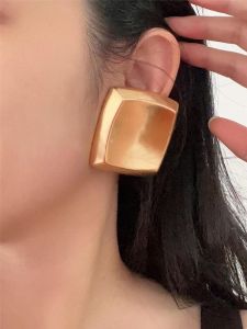 Exaggerated Vintage Bronze Square Hollow Ear Cuff Rose Yang Forest Autumn Winter New Style Fashion Jewelry Ear Studs
