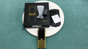 New V888 PRO Fashion Classic Tri-Band Mobile Cell Phone 2.0inch Screen FM Radio Bluetooth Dual SIM 2G Network Keyboard Mobile Phone