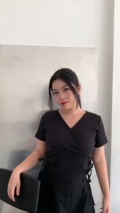 Kaos Wanita untuk Musim Panas: RUBY Top Crop Tali Serut