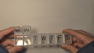 กล่องตลับยา 7 ช่อง กล่องใส่ยา กล่องยาสัปดาห์ เก็บยา 7 ช่อง แบบพกพา สำหรับเดินทาง คละสี พร้อมส่งจากกทม.