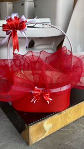 Giỏ trái cây giỏ yến sào trang trí gắn lưới sẵn có gắn nơ và nơ quai nhiều màu gói quà tặng biếu.