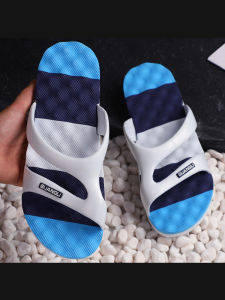 รองเท้าแตะผู้ชายรองเท้าแตะกันลื่นใส่อาบน้ำในห้องอาบน้ำในช่วงฤดูร้อนสำหรับผู้หญิงรองเท้าแตะใส่ไปข้างนอกสำหรับฤดูร้อนรองเท้าคู่รักพื้นในร่มระงับกลิ่นเหม็น