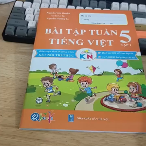 Sách - Bài Tập Tuần - Tiếng Việt Lớp 5 - Tập 1 - Kết Nối (Qbooks)