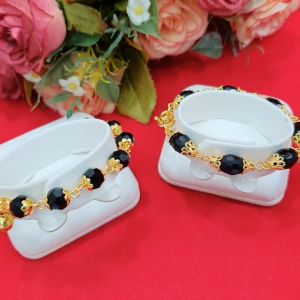 สร้อยข้อมือคริสตัล สีดำ ห้อยกระพรวน ยาว 6.5นิ้ว สีทอง ชุบทอง ทองปลอม ทำจากทองเหลือง ใส่ได้ทุกโอกาส รูปถ่ายจากสินค้าจริง