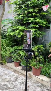 Gimbal điện thoại xoay 360 độ C22 Gimbal chống rung theo dõi vật thể kéo dài 135 cm cao cấp