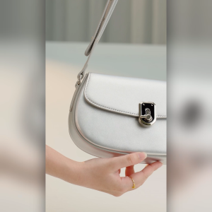 Bộ hộp quà YUUMY (Túi đeo chéo nữ YUUMY YN278 + Hộp quà YHQ2 + Túi giấy YTG2 + Túi rút BVR3838 + Thiệp cảm ơn YBT1)