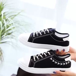 Giày lười nữ vải mềm đế cao su êm chân cao 2cm màu đen