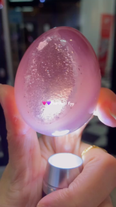 babyegg agate sparkling crystal 🩷Pink-toned Egg 胖乎乎圆滚滚玉化得非常好看  变色龙🩷💜 灯光下的自然转换   #紫玛瑙 #粉感龙蛋 #精抛