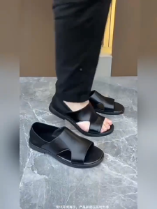 รองเท้าแตะผู้ชายรองเท้าแตะชายหาดแบบใหม่สำหรับผู้ชาย กันลื่น ใส่สบาย พร้อมระบบนวด