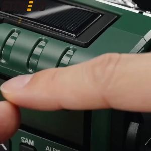 Đài Phát Thanh Khẩn Cấp Năng Lượng Mặt Trời 10000mAh Tích Hợp Tay Quay Hỗ Trợ AM FM WB NOAA Cảnh Báo Thời Tiết Sạc USB Đồng Hồ LCD Đèn Pin LED Báo Động SOS