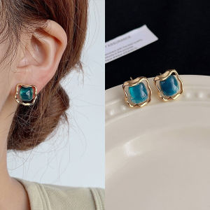 French Style 925 Silver Needle Misty Blue Earrings Elegant Vintage Artistic Fashionable White Enhancing Stud Earrings