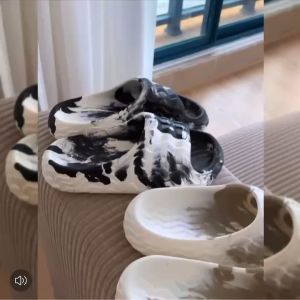 Sendal Pria Keren Viral Sandal Pria Karet Jelly Sepatu Sendal Slop Cowo Empuk Kekinian Shoes