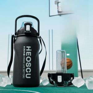 Large Capacity 2000ml Sports Water Bottle Mens Style Portable Tea Brewing Insulated Cooling Water Cup for Students And Fitness