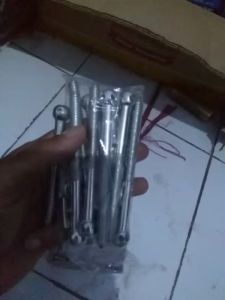 1pak baut dipan kayu merk kzk isi 40 pcs atau 10 set baut mur dan reng plat baut dipan kayu murah