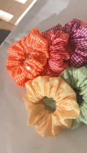 SCRUNCHIE KOTAK - Ikat Rambut Kuncir Cepol Hijab Satin Cemol Jilbab Kunciran Gingham Plaid Korea Iket Rambut Iketan Rambut