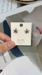 S999 เงินบริสุทธิ์ต่างหูใบเมเปิ้ลเงินแท้ขัดผิวด้านดีไซสวยเท่ห์ใส่ติดหูได้ตลอดไม่ต้องถอดไม่ทำให้แพ้หรืออักเสบ A162