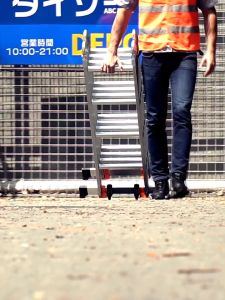 Tangga Lipat Multifungsi Tebal Paduan Aluminium Tangga Ringan Proyek Teleskopik 47 Meter