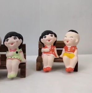 ตุ๊กตาเซรามิค ตุ๊กตาแต่งสวน ตุ๊กตาเกาะกระถาง ตกแต่งกระถาง เด็กชาย เด็กหญิง ขนาด 4.5นิ้ว กว้าง 4นิ้ว น่ารัก ตกแต่งบ้าน ของแต่งคาเฟ่