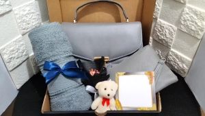 Kado ulang tahun tas wanita set hampers anniversary hadiah ultah wisuda cewek wedding pernikahan