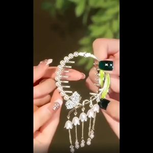 Kẹp tóc hình Hoa kẹp tóc Ngọc Trai đính pha lê ngọc rơi siêu xinh xắn - Mẫu HOT làm mê mẩn các Tỷ Tỷ xứ Trung tô điểm cho mái tóc thêm xinh rực rỡ rẻ sập sàn Lazada - Mẫu HOT Kẹp tóc nữ Hàn quốc giá rẻ