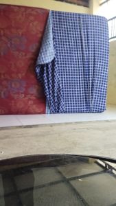 Sarung Busa Resleting Motif Kotak-Kotak Aesthetic Bahan Katun Disperse