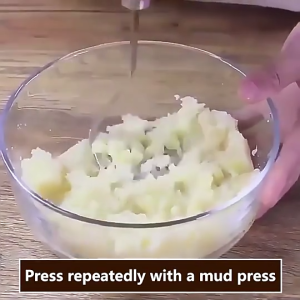 ที่บดมันฝรั่ง สแตนเลส 2 แบบ แข็งแรง ทนทาน ทำมันบดง่าย ใช้งานง่าย จับถนัดมือ ส่งฟรี ส่งไว