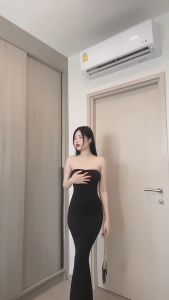 KANYA - Strapless Dress เดรสผู้หญิงเกาะอก ทรงหางปลา ผ้าไหมพรม ไม่หนาสวมใส่สบาย เข้ารูป เสื้อผ้าผู้หญิง Clothing Lady