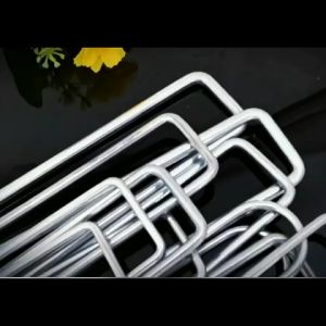 หมุดยึดผ้าคลุมดิน หมุดยึดผ้าคลุมวัชพืช(100ชิ้น) ลิ่มปักดิน U + แผ่นพลาสติกยึดหมุด เหล็กปักดิน หมุดปักผ้าคลุมดิน ลวดตัวยู ติดแน่นกับพื้น ยึดกับสนามหญ้า หมุดยึด/แผ่นยางพลาสติก หมุดสวน หมุดสวน - Lazada