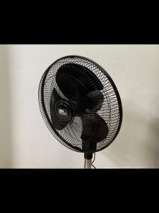 พัดลมตั้งพื้นปรับระดับได้ 16 นิ้ว ใบพัดดำ CATEC สีดำ มีสินค้าพร้อมจัดส่ง us99