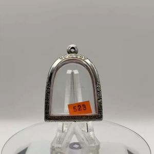 No.(523) ตลับพระ กรอบพระสแตนเลสลายไทย พิมพ์ซุ้มกอใหญ่ หรือใกล้เคียง ขนาดวงใน 3.2*3.9 ซม. ขนาดใส่สวย 2.8*3.5 ซม. หรือขนาดพระที่ใกล้เคียง