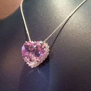 Huitan Romantic Princess Pink Heart CZ Pendant Necklace for Wedding Engagement Fashion Women Necklace Party Jewelry Love Gift
