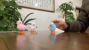 Mainan Ayam Berjalan Lucu Berjalan Otomatis Kunci Putar Chicken Toys Aman untuk Bayi & Anak Warna Random