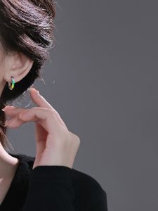 ต่างหูเงินแท้ 925 ดีไซน์เรียบง่ายสำหรับผู้หญิง เครื่องประดับแฟชั่นใหม่ 2024 ดีไซน์ทันสมัย ​​รูปวงกลมเล็กๆ